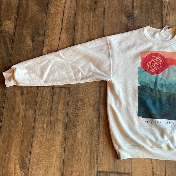 3 for $30* ZBB Love & Sunsets Are Free Pullover - Picture 4 of 5